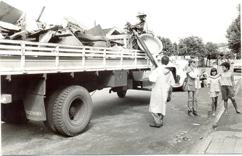 Open original digital objects